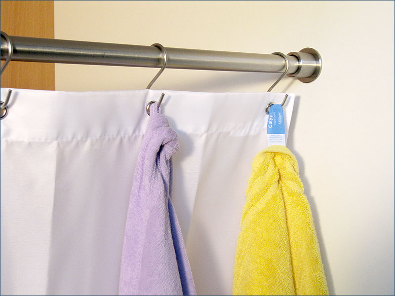 The hooks are very stable, so they are also absolutely suitable for bath towels and bathrobes