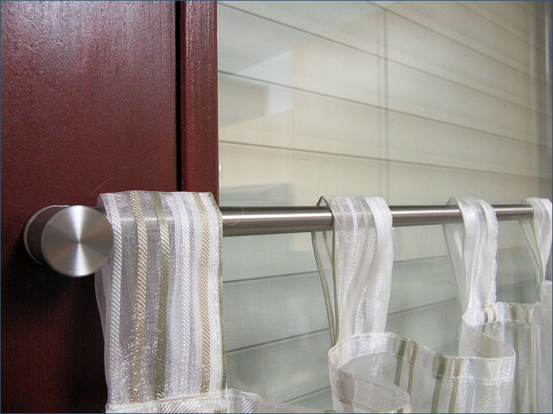 Carrier for glass rod Carrier for window bar